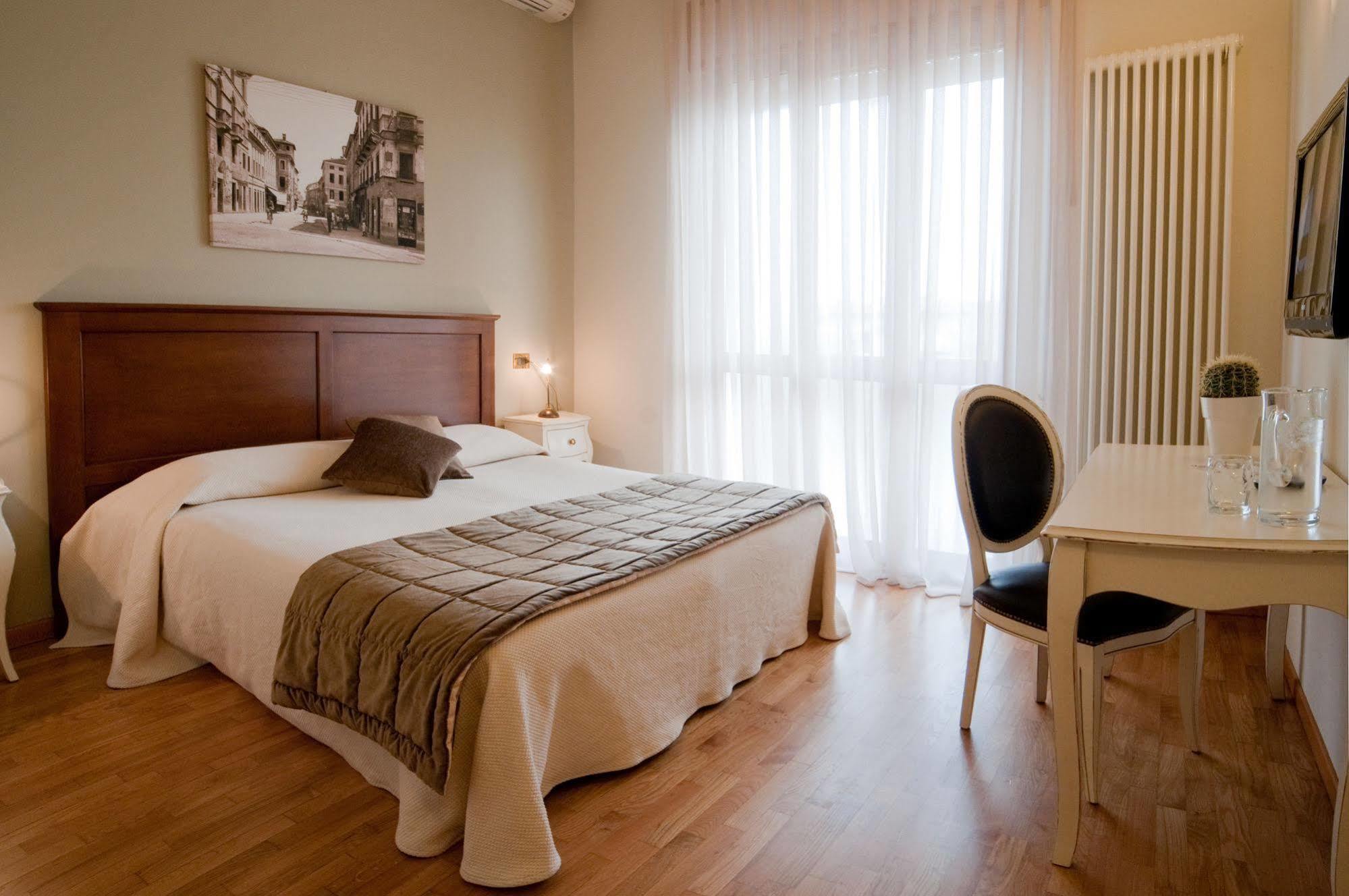 Hotel Belvedere Тьене Экстерьер фото
