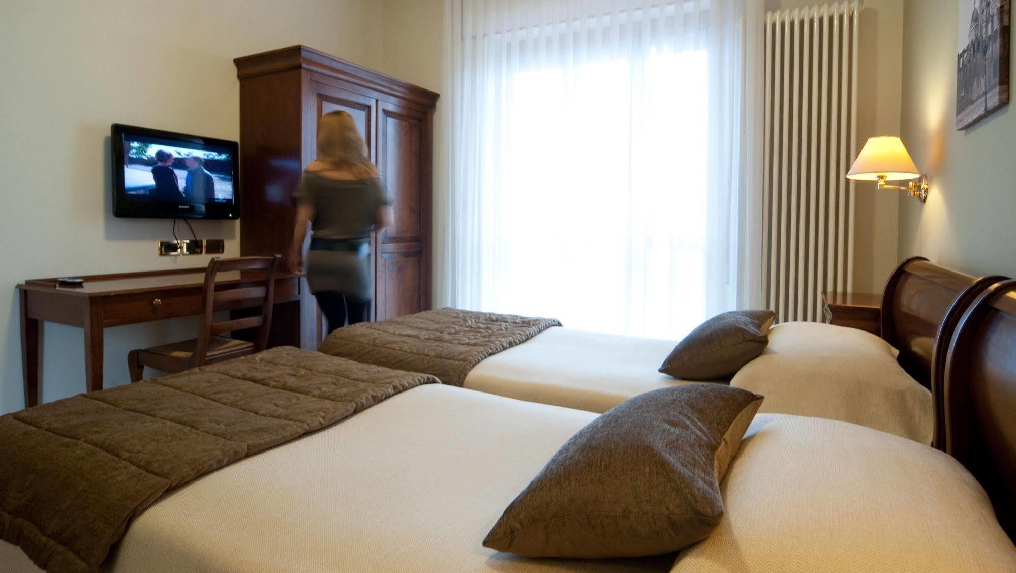 Hotel Belvedere Тьене Экстерьер фото